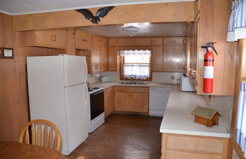 Eagle River Cottage | Spacious Otter Lake Cabin on the Eagle River Chain of 28 lakes.