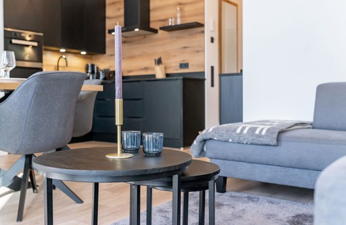Kaprun Apartment | Spacious penthouse overlooking the glacier