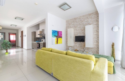 Madliena Apartment | ★ Spacious Penthouse w/side Sea View ★