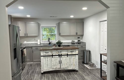 Gracewood House | Spacious Pet-Friendly Home on 1 Acre