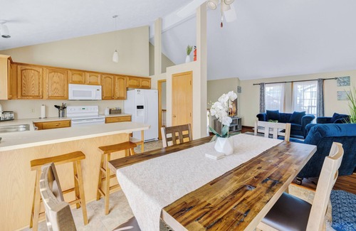 North Central Omaha House | Spacious Pet-Friendly Home Quiet Neighborhood
