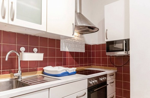 Brigittenau Apartment | Spacious & Pleasant 2BR Apt. near Milenium Tower