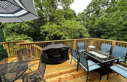Rogers House | Spacious, private, and close to downtown Rogers, AR & Trails