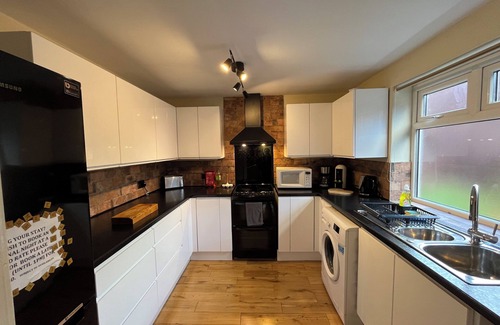 Wadsworth Apartment | Spacious Quiet Apartment with Log Burner & Patio in the Centre ofHebden Bridge .