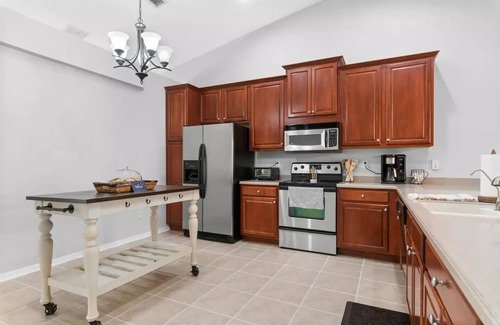 Lakeside House | Spacious, Quiet, & Clean Family Home