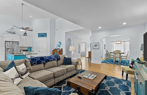 Southport House | Spacious & Relaxing with private pool!