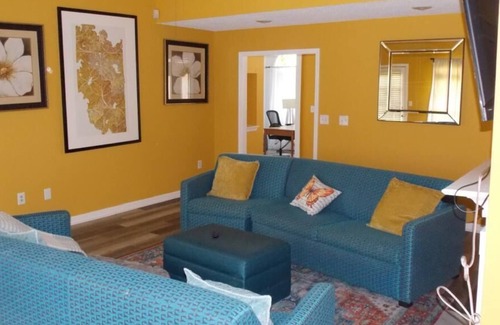 Southwind House | Spacious remodeled home in East Memphis