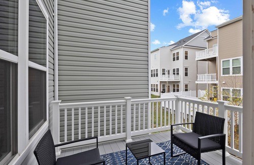 Hanover House | Spacious Retreat 3-Level Luxury Townhome Minutes From BWI + Casino