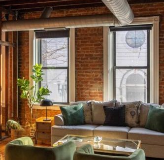 Over-the-Rhine Apartment | Spacious Retreat w Private Roof Deck Walkable to ALL