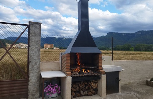 Sant Esteve d'en Bas House | Spacious rural house with good views near the volcanic area of the Garrotxa.