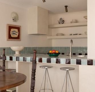 Cottesloe Apartment | Spacious, seaside pied-à-terre with stunning views, opposite Cott beach & cafes