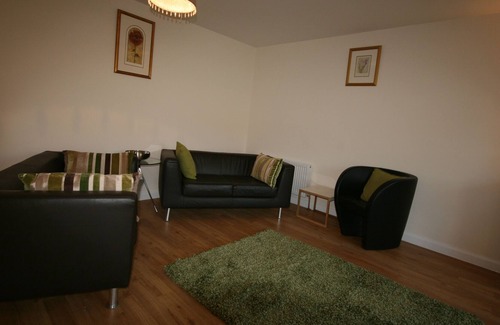 Aylesbury Apartment | SPACIOUS SERVICED APARTMENT WITH 2 BEDROOMS IN THE HEART OF AYLESBURY.