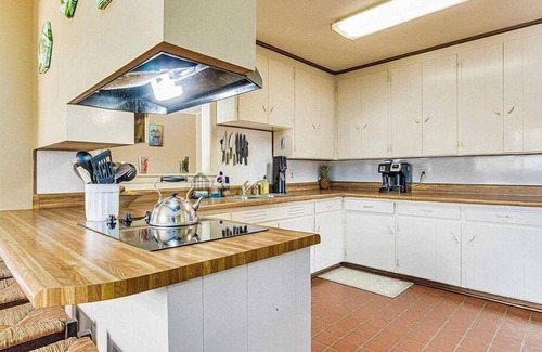 Brent House | Spacious Split Level Home near the Pensacola I-10 Highway