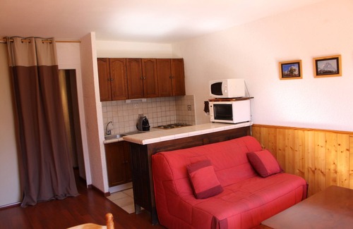 Barcelonnette Apartment | SPACIOUS STUDIO 30M2 balcony south facing terrace 4 pers near downtown