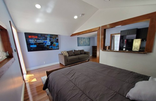 Meadows Apartment | Spacious studio with pool and 75" 4k TV in Old Town