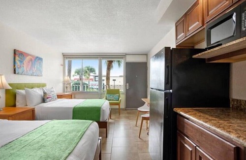 Historic Downtown Kissimmee Hotel | Spacious Suite in a Highly Desirable Location Near Theme Parks