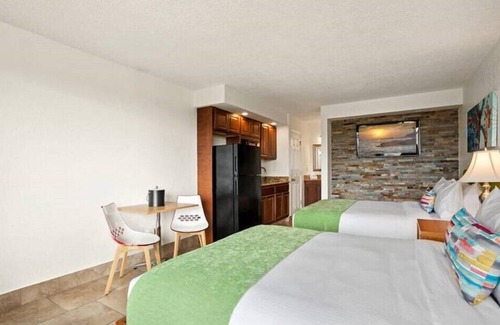 Historic Downtown Kissimmee Hotel | Spacious Suite in a Highly Desirable Location Near Theme Parks