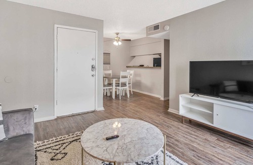 Midland Apartment | Spacious Suite in the Center of Midland