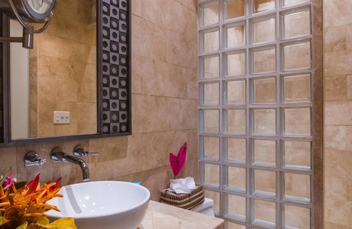 Placencia Resort | Spacious Suite w/WiFi, Balcony, & Beautiful Beachfront Views
