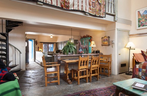 Taos House | Spacious, Sunlit Adobe Casita #8/B&B in the Heart of Historic Taos!