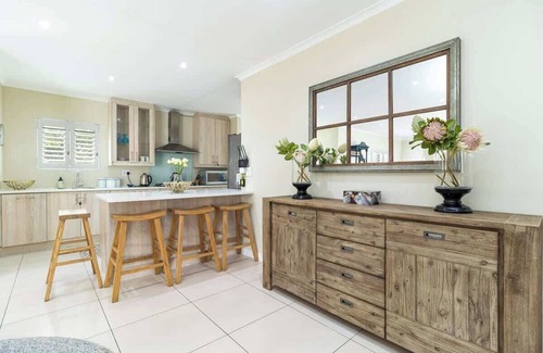 Bloubergstrand House | Spacious Sunningdale Retreat With Poolside Charm