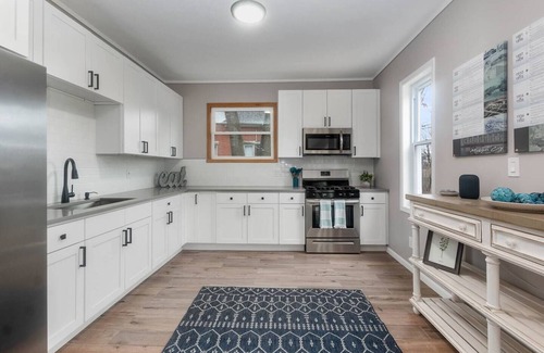 Michigan City House | Spacious Superior: The perfect relaxation getaway!