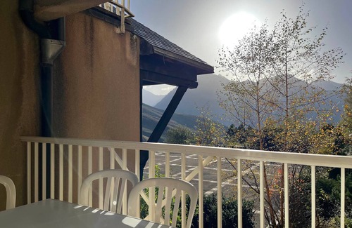 Peyragudes Apartment | Spacious T2 for 6 with Balcony, Near Slopes, Free Spa Access, Peyragudes