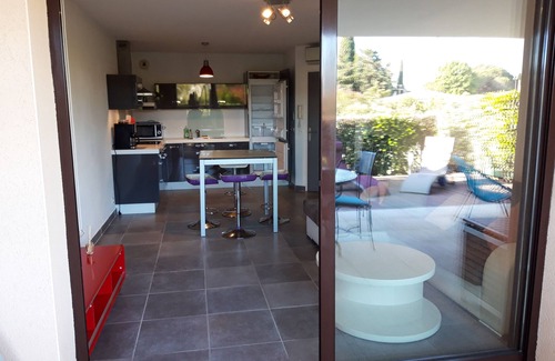 Aigues-Mortes Apartment | Spacious T3 with swimming pool and 45m2 terrace a stone's throw from the ramparts