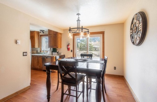 Ouray House | Spacious Townhome- Near Hot Springs Pool and Downtown Ouray- Pet Friendly!