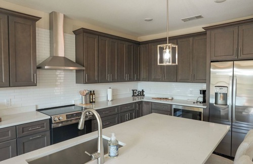 Stephenville House | Spacious townhome with AC in Stephenville - 3 bedrooms available