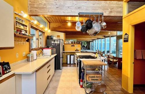 Weare House | Spacious, unique home w/mountain views. Enjoy pool in summer, skiing in winter!