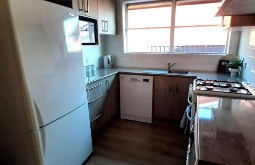 Yarrawonga House | Spacious Unit in Convenient Location