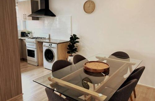 Yarrawonga House | Spacious Unit in Convenient Location