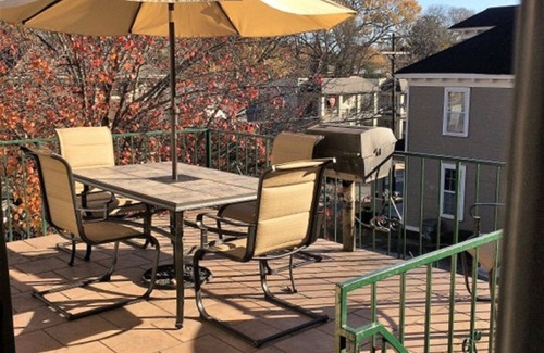 Midtown Apartment | Spacious Upstairs Apartment In Historic Home