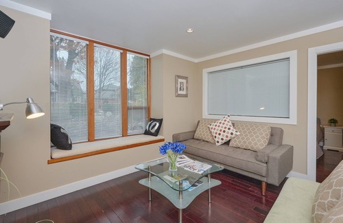 West Point Grey House | Spacious Urban Home - 5 minutes from Beautiful Forest Trails