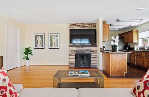 La Crescenta House | Spacious 4-bedroom house in lovely La Crescenta-Montrose