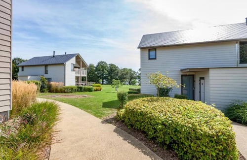 Froidchapelle Villa | Spacious Villa Near Castle