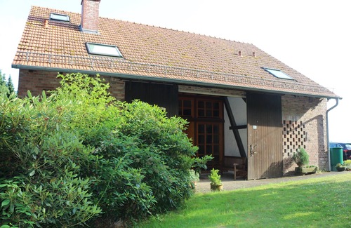 Lemgo Cottage | Spacious vacation apartment on the edge of the forest with panoramic views (barrier-free)