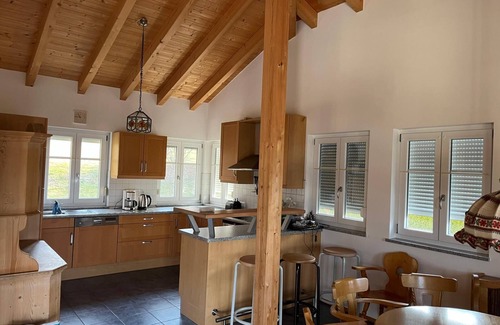 Perlesreut House | Spacious vacation home with views of the Alps, large balcony and terrace.