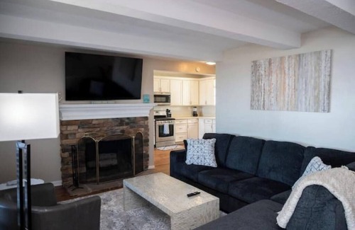 Vermilion House | Spacious Vermilion House on the Lake