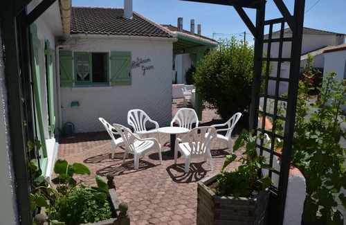 La Tranche-sur-Mer Villa | SPACIOUS VILLA AM STRAM GRAM* SLEEPS 13 CITY CENTER