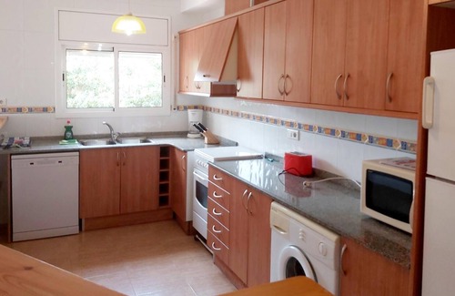 Calafat Ski Chalet | Spacious villa a few meters from the beach