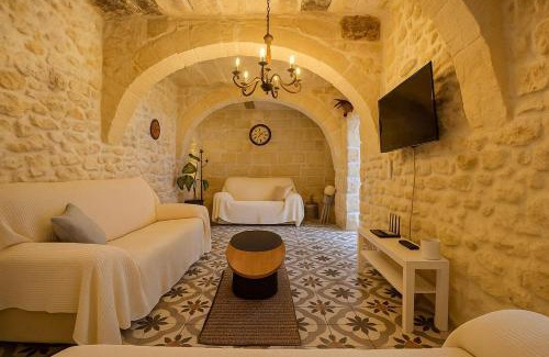 Nadur Villa | Spacious Villa Farmhouse 3BR Oasis with Private Pool and Seaview