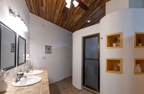 Valle Pura Vida House | Spacious Villa with Jungle Garden and Creek views(Monkey highway),A/C,pool,gated