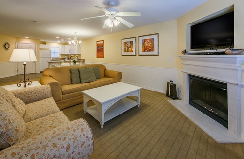 Canyon Lake Villa | Spacious Villa with Access to 6 Pools