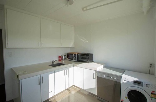 Bell Block Apartment | Spacious Waterfront Apartment New Plymouth