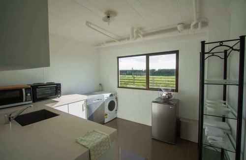 Bell Block Apartment | Spacious Waterfront Apartment New Plymouth