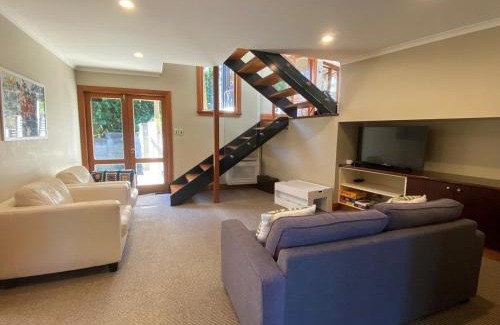 Wellington House | Spacious Wellington Family Oasis