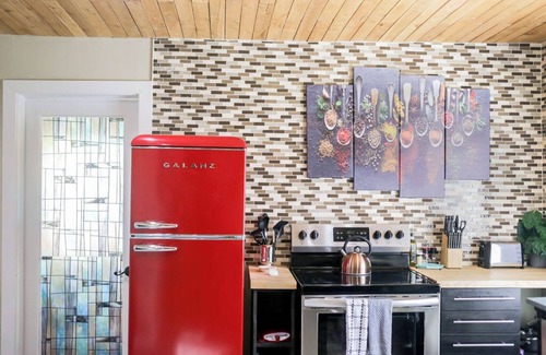 Barths Apartment | Spacious Wheat Ridge Apartments w/Mountain Views