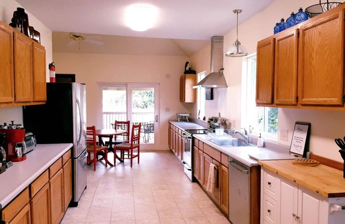 Smith River House | Spacious with Luxury Touches, Fish 'n Feather Home for Vacation or Professionals